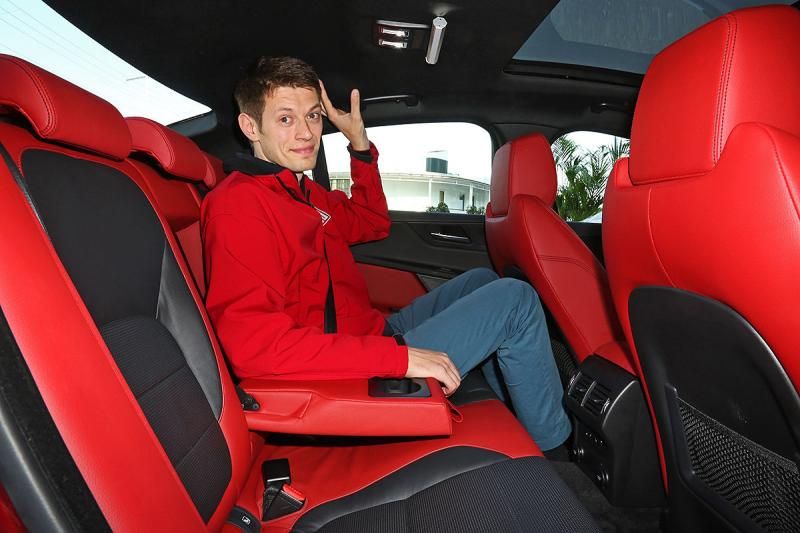Jaguar-XE-2015-Sitzprobe-Fond-1200x800-3