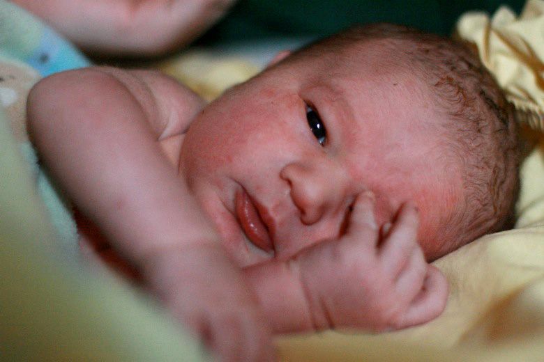 Alrik's birth story: Sweet surprise unassisted home water birth = Hobo Mama homebirth — newborn baby