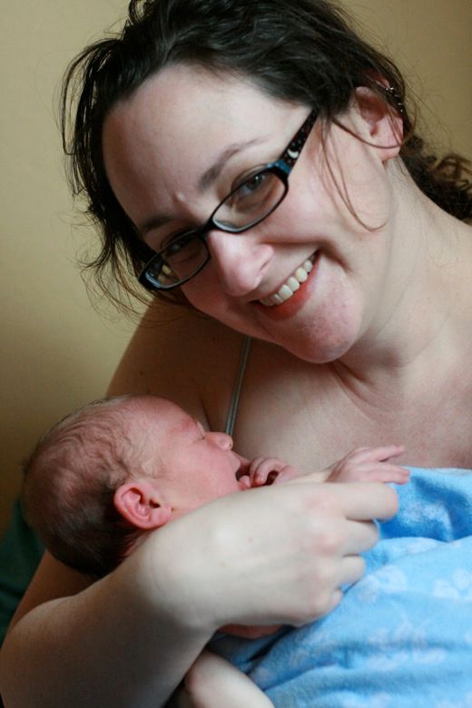 Alrik's birth story: Sweet surprise unassisted home water birth = Hobo Mama homebirth — newborn baby and mama