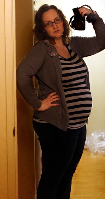 24 weeks pregnant. 24 weeks pregnant belly