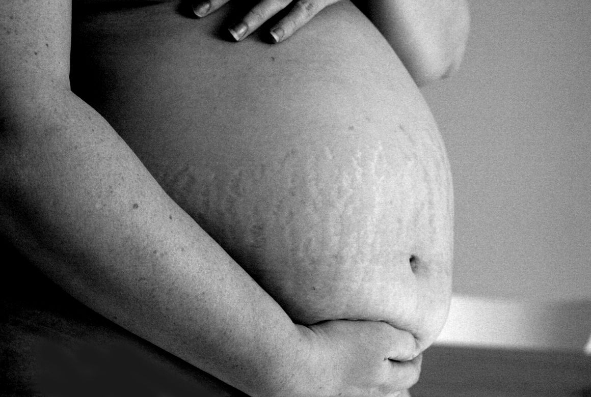 27 weeks into second pregnancy belly picture