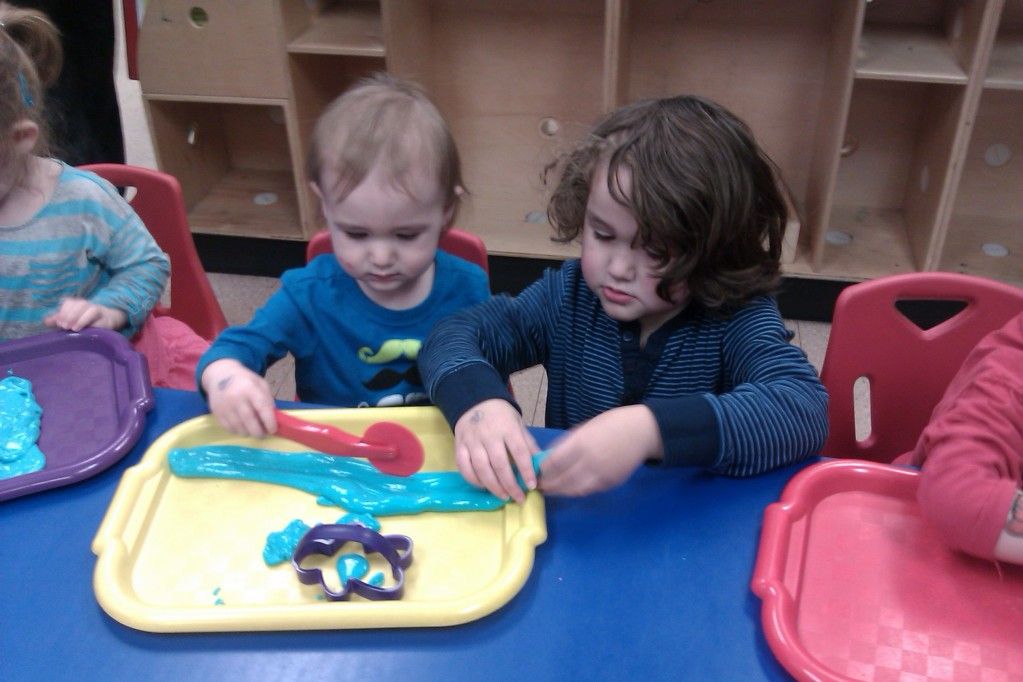 Sunday Surf == Hobo Mama two boys at the OMSI Portland science museum playing with flubber