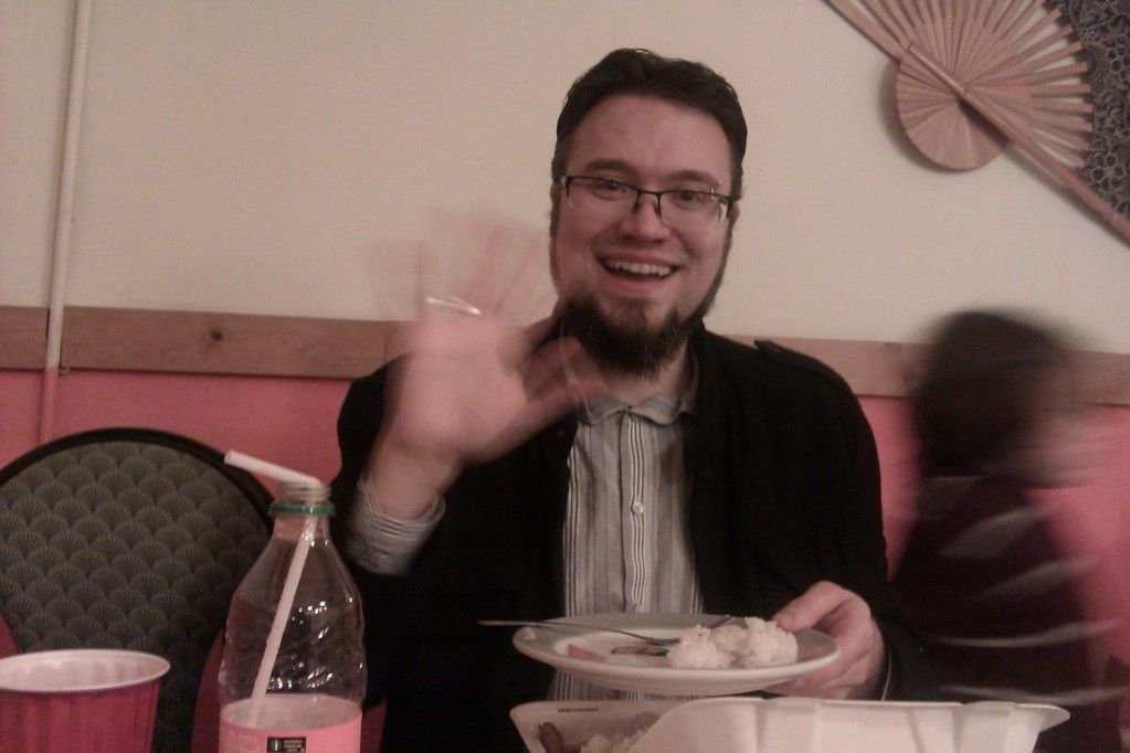 Sunday Surf: Demand photos == Hobo Mama smiling dad waving at restaurant