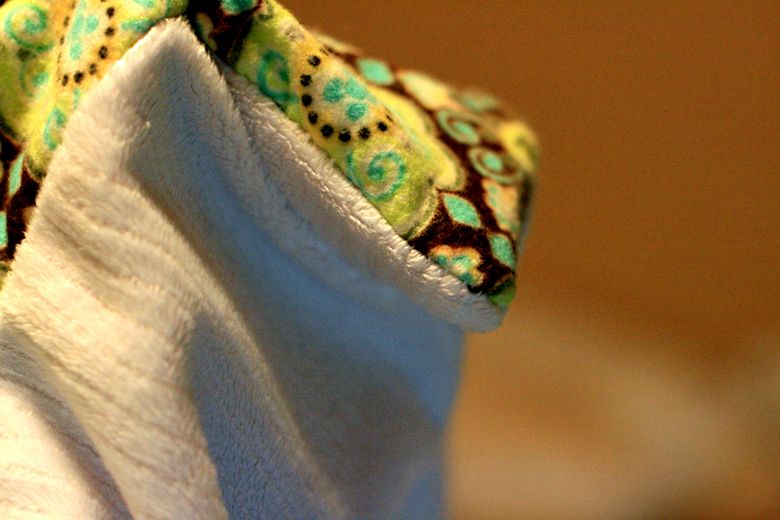 Hobo Mama ~ Sew a cozy throw blanket Hobo Mama ~ Sew a cozy throw blanket