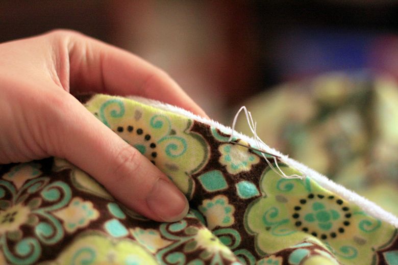 Hobo Mama ~ Sew a cozy throw blanket Hobo Mama ~ Sew a cozy throw blanket