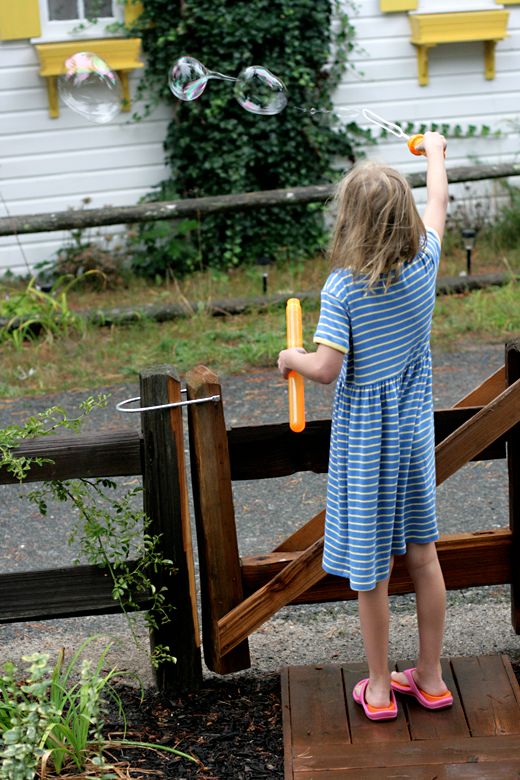 Hobo Mama = 37 fun things to take along when traveling with kids