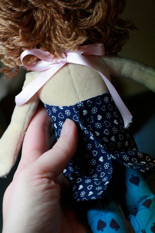 Photo Credit: Hobo Mama ribbon tied on halter dress — doll clothes craft tutorial