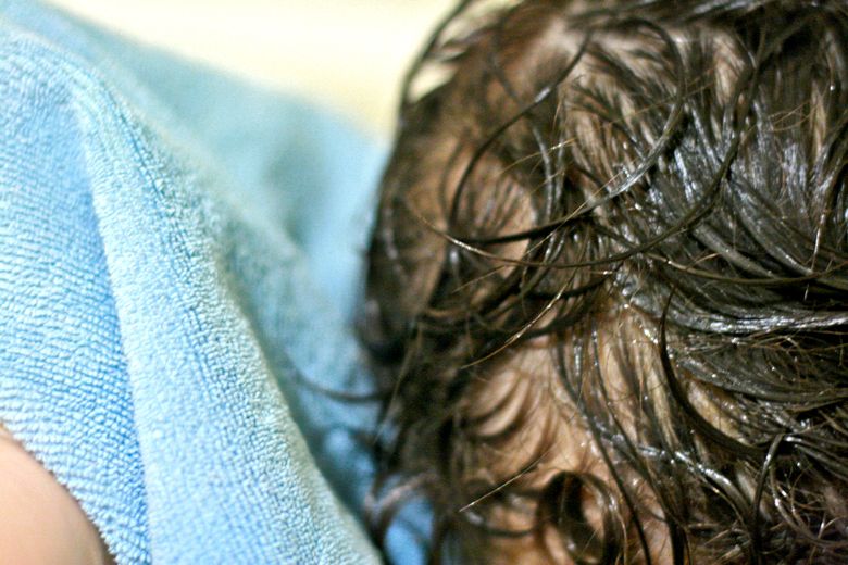 Photo Credit: Hobo Mama drying kid's curls with a microfiber towel