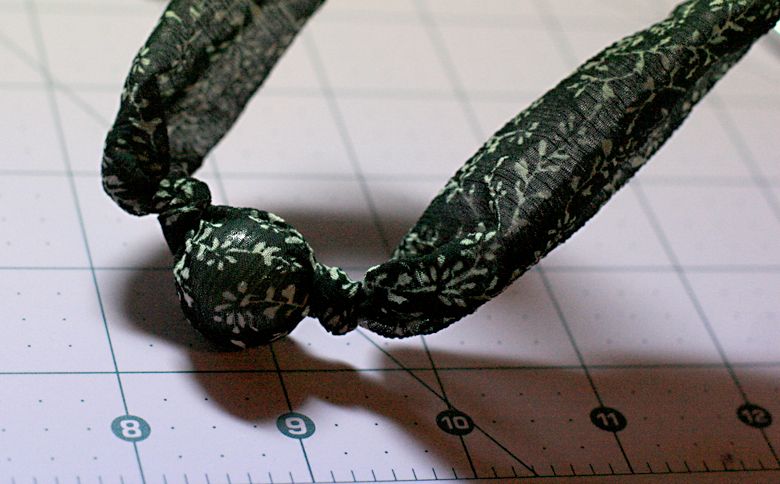 fabric bead necklace middle bead and knots