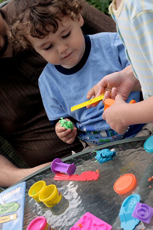 Hobo Mama = 37 fun things to take along when traveling with kids