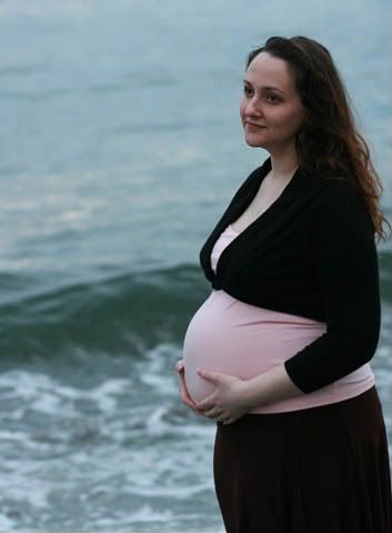 31 weeks pregnant by the sea