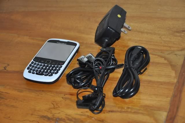 blackberry curve 8520 white and black. lackberry curve 8520 black