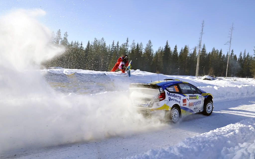 http://i233.photobucket.com/albums/ee193/kadett_8v/Swedish%20Rally%202011/P-G2redcopy.jpg