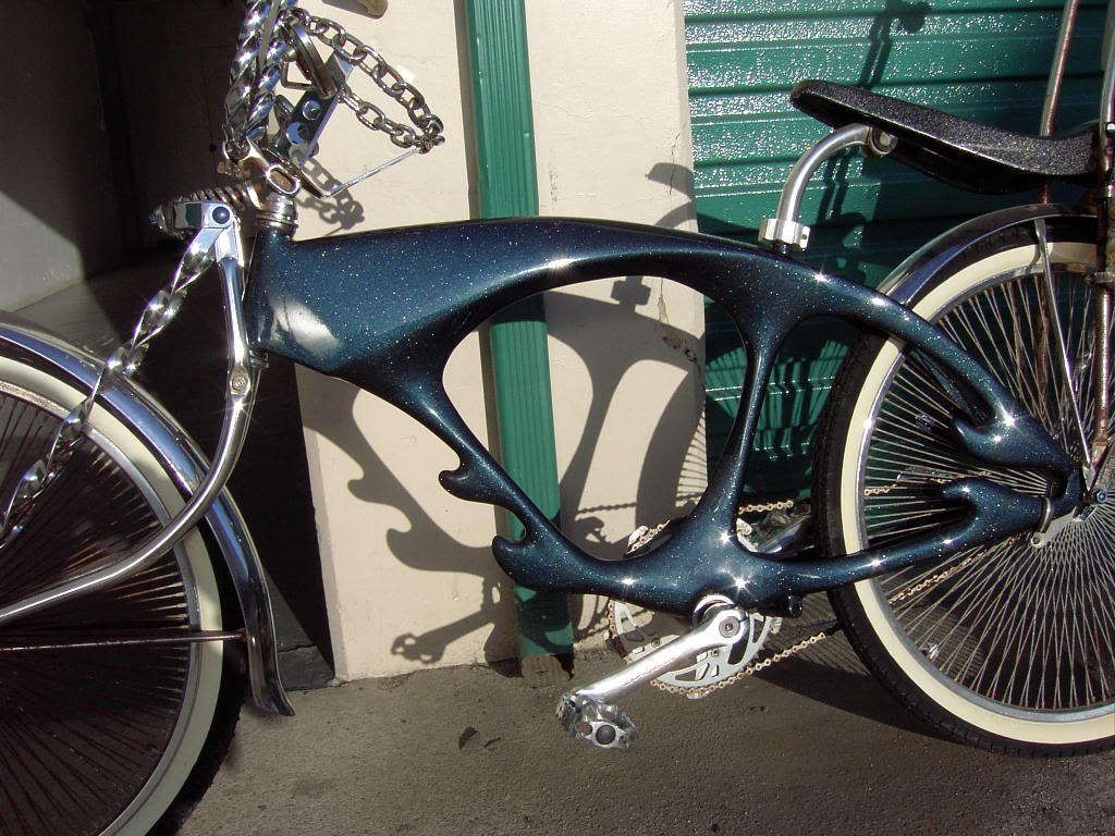 beach cruiser bike with ape hangers