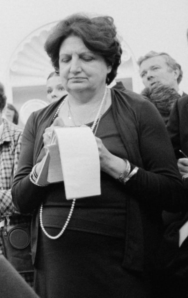 Reporter Helen Thomas