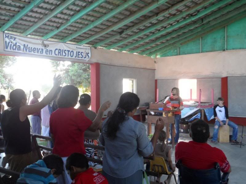 Church service at Vida Nueva Alamito