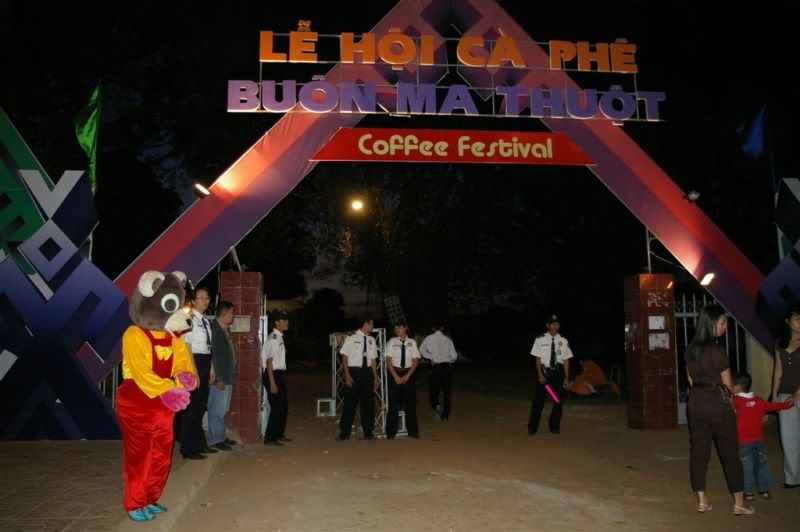 ly cà phê bự nhất của Việt Nam. - 1