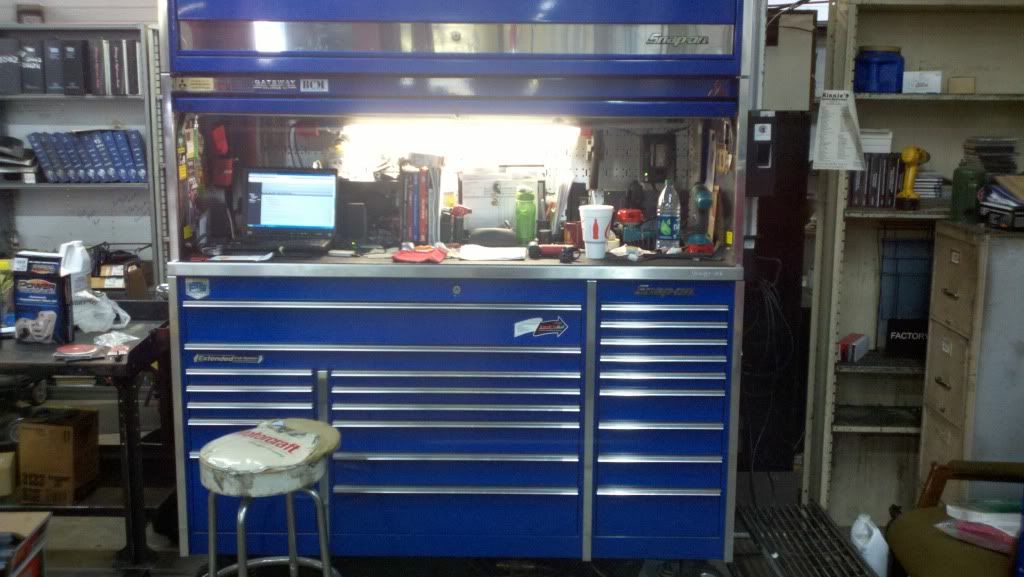 Big rolling tool chests