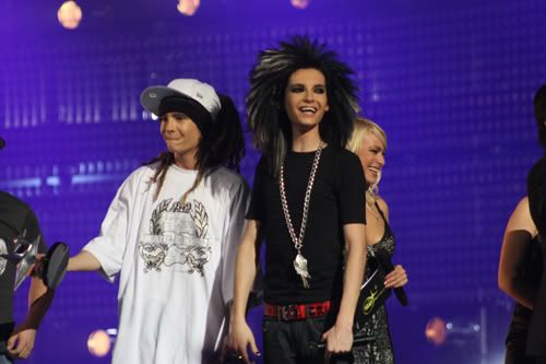 http://i233.photobucket.com/albums/ee161/MartiKaulitz2/Tokio%20Hotel2/foto136.jpg